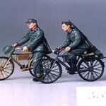 Tamiya German Soldiers With Bicycles 35240