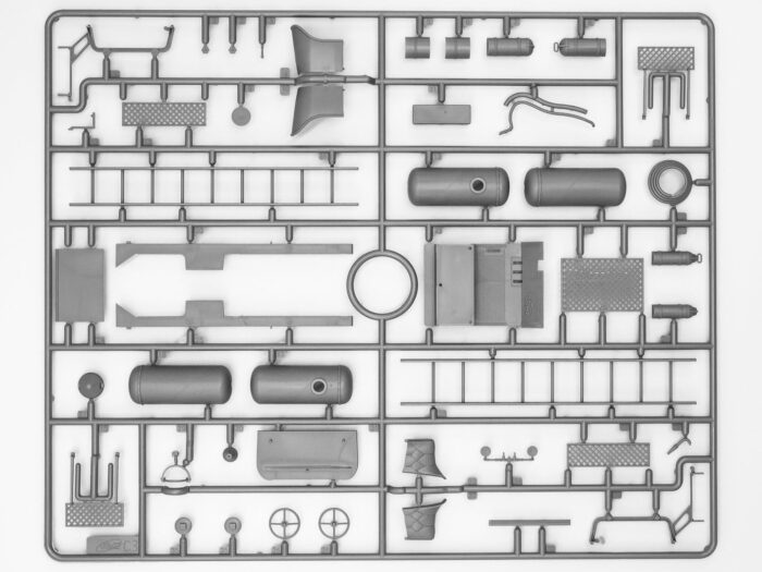 ICM The Various 'Tin Lizzie' Ford Model T Variants (Set of 3) ICMDS2402 - Image 7
