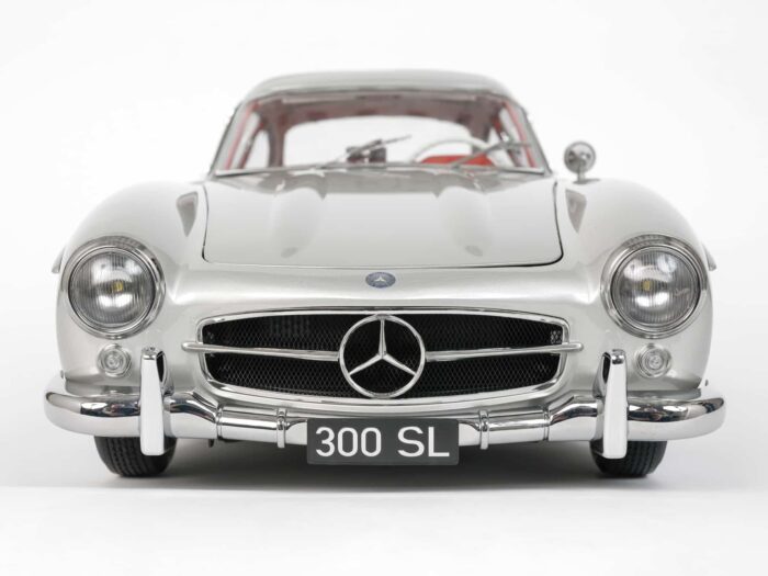 IXO Collections Mercedes 300 SL Silver 1/8th Scale Metal & Plastic Kit IXCMBCFK - Image 10