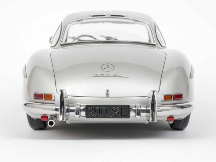 IXO Collections Mercedes 300 SL Silver 1/8th Scale Metal & Plastic Kit IXCMBCFK - Image 21