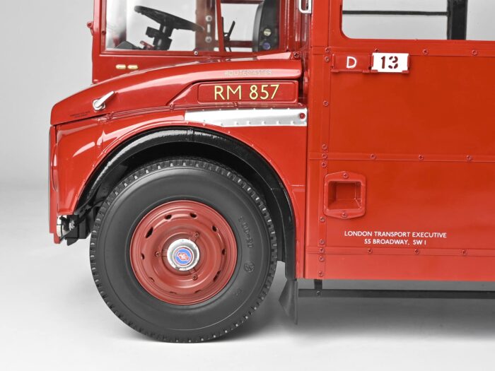 IXO Collections 1/12 Routemaster Bus 1961 metal kit 1247 parts IXCRTMFK - Image 3