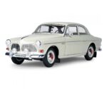 IXO Collections Volvo S122 Amazon 1/8th Scale Metal & Plastic Kit IXCVOLFK