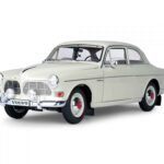 IXO Collections Volvo S122 Amazon 1/8th Scale Metal & Plastic Kit IXCVOLFK