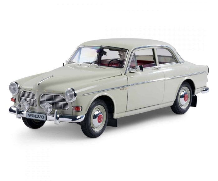 IXO Collections Volvo S122 Amazon 1/8th Scale Metal & Plastic Kit IXCVOLFK - Image 10