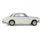 IXO Collections Volvo S122 Amazon 1/8th Scale Metal & Plastic Kit IXCVOLFK - Image 12