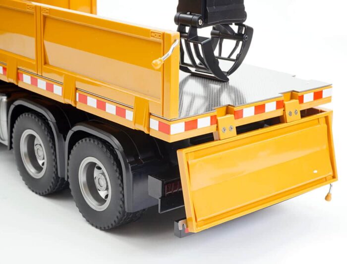 Huina 1/14th RC Timber Grab 8-Wheeler Dump Truck CY1538 - Image 5