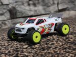 Losi 1/28 Micro-T 2WD Stadium Truck RTR White LOS-1392T1 - Image 6