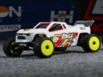 Losi 1/28 Micro-T 2WD Stadium Truck RTR White LOS-1392T1 - Image 7