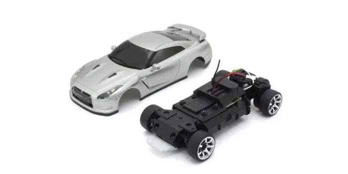 Kyosho First Mini-Z 1/28th Nissan GT-R R35 Silver 66608A - Image 4