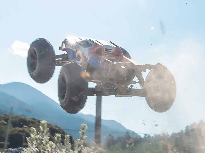 Arrma 1/8th KRATON 6S V6 4X4 BLX Speed Monster Truck RTR Blue/Red ARA8608V6T4 - Image 4