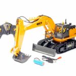 Huina 1/16 Scale RC Excavator 2.4G 11Ch W/Die Cast Bucket CY1531