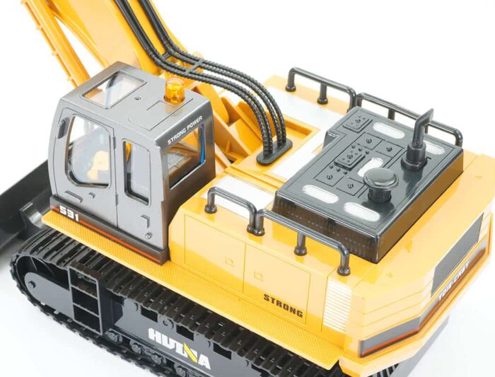 Huina 1/16 Scale RC Excavator 2.4G 11Ch W/Die Cast Bucket CY1531 - Image 5
