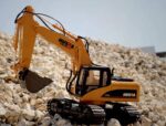 Huina 1/14th Scale Rc Excavator 2.4G 15Ch W/Die Cast Bucket CY1535 - Image 12