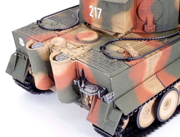 Taigen 1/24th Tiger 1 IR Battle Tank Middle Version Camo TG3841-11-M-C - Image 7