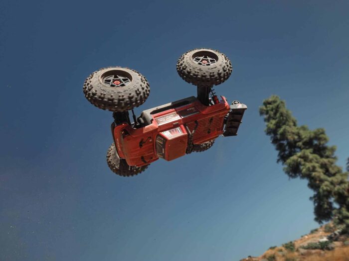 Arrma 1/10 Outcast 4x4 4S BLX Centre Diff Stunt MT (Red) ARA4410V2T4 - Image 13