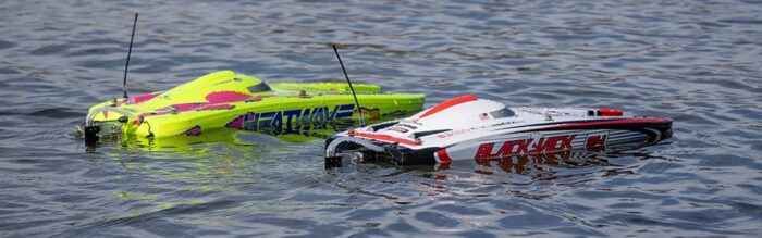 Pro Boat Blackjack 24" V2 Catamaran Brushless: RTR, Vegas Offshore PRB08049T2 - Image 15