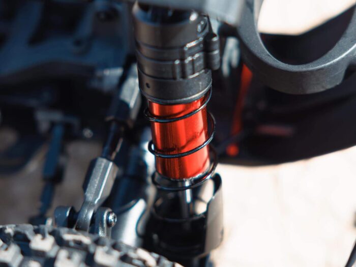 Arrma 1/8th Mojave 4x4 4S BLX Centre Diff Desert Truck RTR Blue ARA4404T2 - Image 15