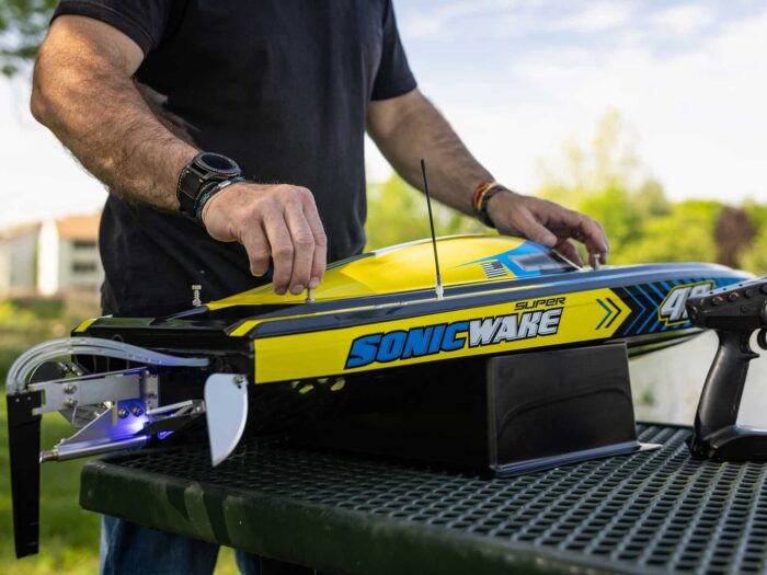 Proboat Super Sonicwake 48" 8S Self-Righting Brushless Deep-V PRB08052 - Image 7