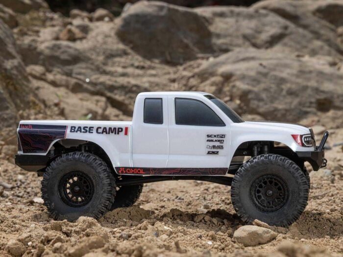 Axial 1/24th SCX24 Base Camp 4WD Rock Crawler RTR White AXI-1219T1 - Image 18