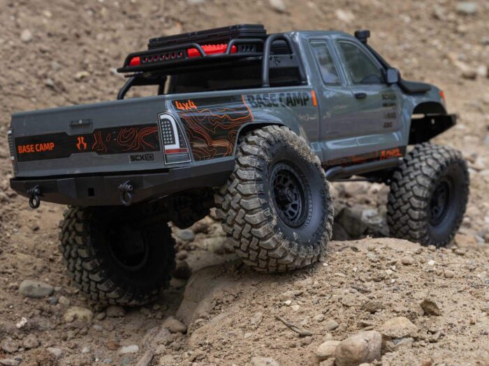 Axial 1/10th SCX10 iii Base Camp 4X4 Rock Crawler RTR Grey AXI-1375T2 - Image 7