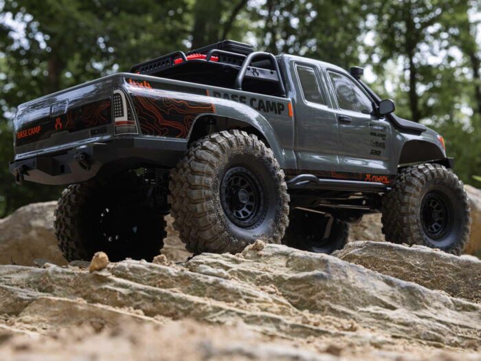 Axial 1/10th SCX10 iii Base Camp 4X4 Rock Crawler RTR Grey AXI-1375T2 - Image 8